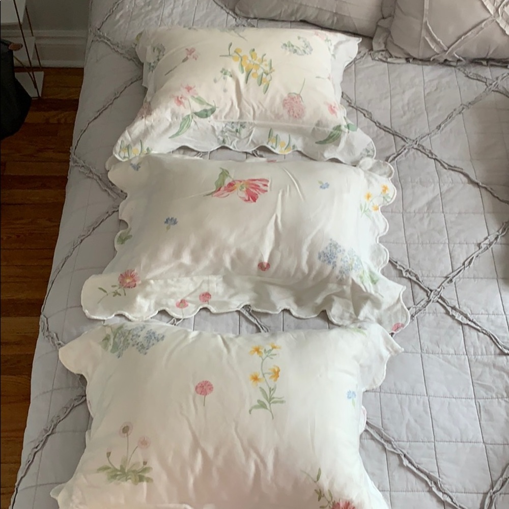 King size Yves Delores duvet cover.